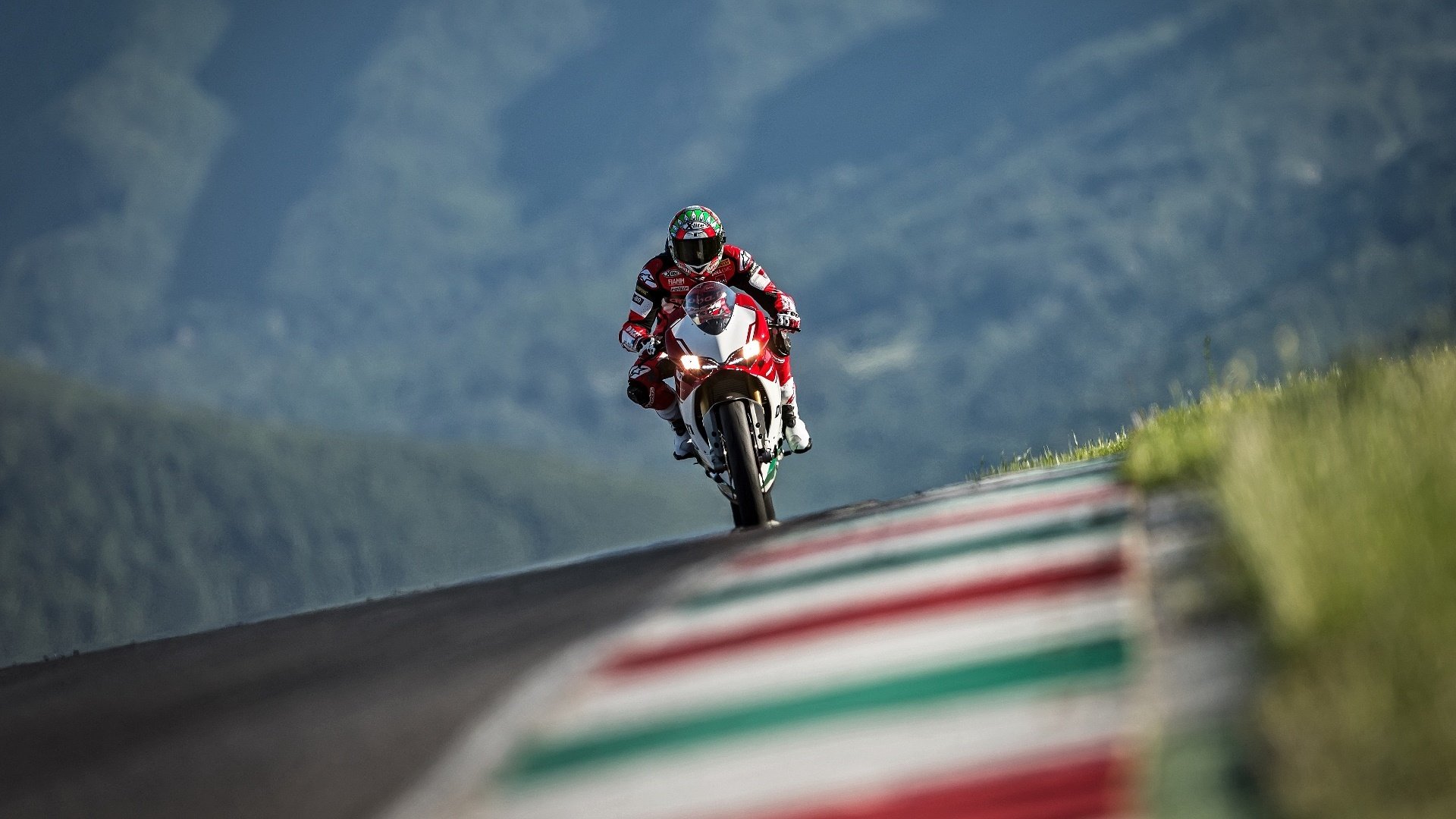 2026年足球青训基地智能设施试点运行总结，足球青训学校